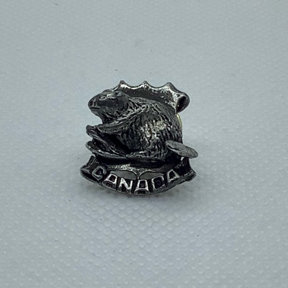 Oxidized Silver Tone Canada Beaver Lapel Pin Made in Canada with Clutch Back - Picture 3 of 5
